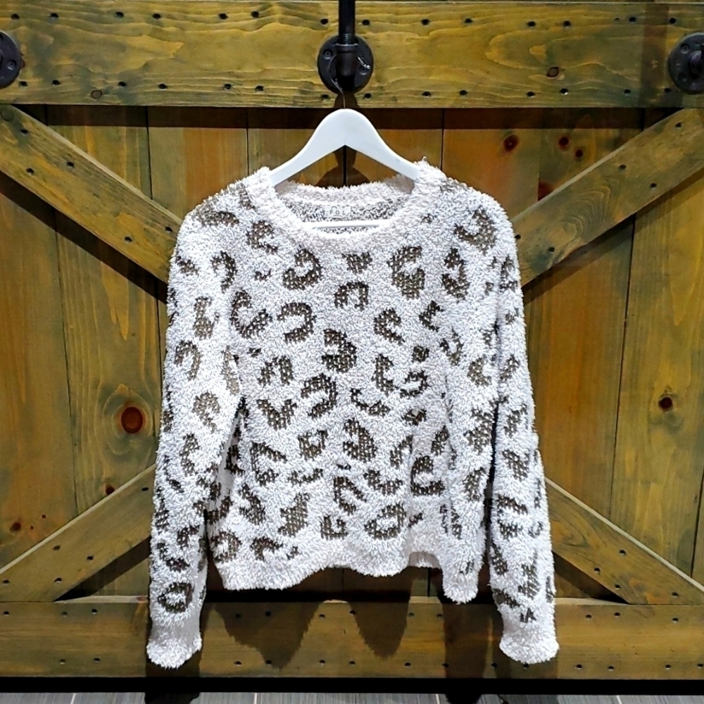 POL FLUFFY ANIMAL PRINT SWEATER PULLOVER SIZE MEDIUM